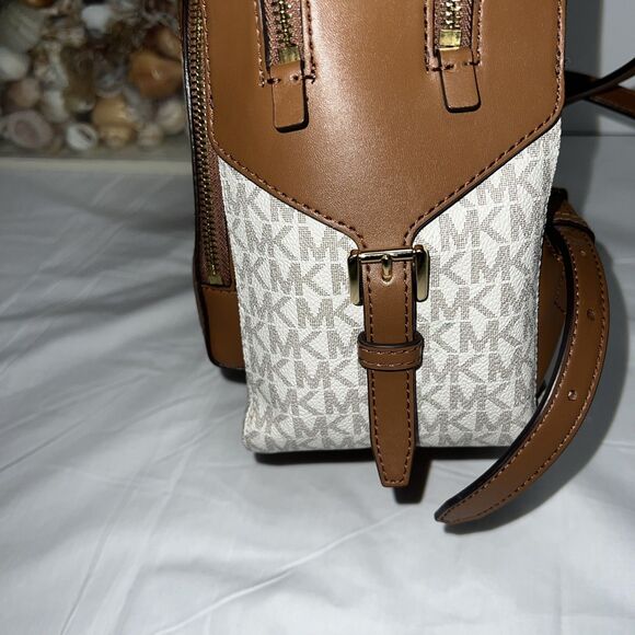 Michael Kors MK Jet Set Monogram Backpack Vanilla Ivory Cream ~ Excellent Cond‎